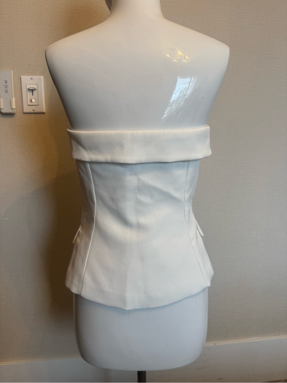 Princess Polly Strapless White Tailored Button-Front Top - Picture 3 of 4